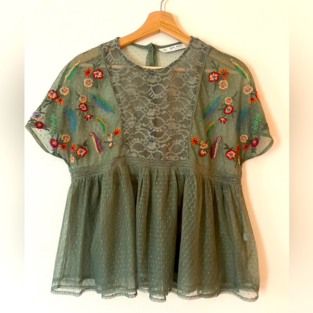 Zara Collection Swiss dot & lace top with flower embroidery